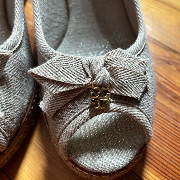 Tory Burch Gray Espadrille Wedges with Bows 9.5 - Picture 2 of 8